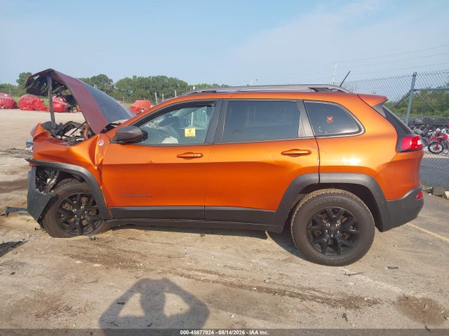 2015 Jeep Cherokee Trailhawk მანქანა იყიდება აუქციონზე, vin: 1C4PJMBS4FW556979, აუქციონის ნომერი: 45877924