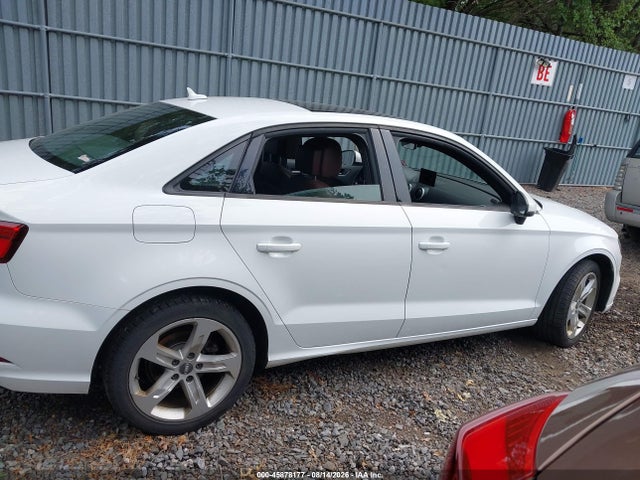 2017 Audi A3 Premium მანქანა იყიდება აუქციონზე, vin: WAUB8GFF8H1051738, აუქციონის ნომერი: 45878177