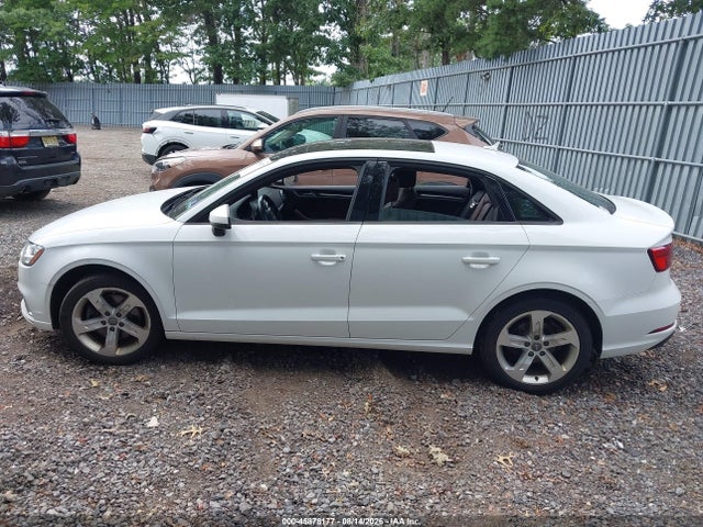 2017 Audi A3 Premium მანქანა იყიდება აუქციონზე, vin: WAUB8GFF8H1051738, აუქციონის ნომერი: 45878177