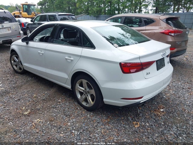 2017 Audi A3 Premium მანქანა იყიდება აუქციონზე, vin: WAUB8GFF8H1051738, აუქციონის ნომერი: 45878177