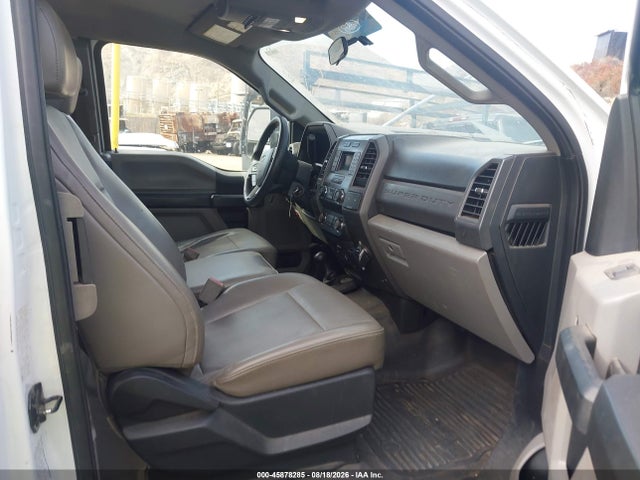 Ford F-550 Chassis Xl 2019 1FD0X5HT2KEC16389 Image 5