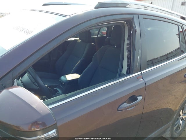Toyota Rav4 Xle 2018 2T3RFREV4JW720672 Image 17