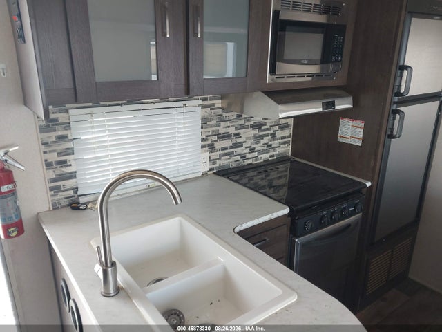 Продаж на аукціоні авто 2018 Forest River Wildwood 273qbxl, vin: 4X4TWDC26J7360490, номер лоту: 45878330