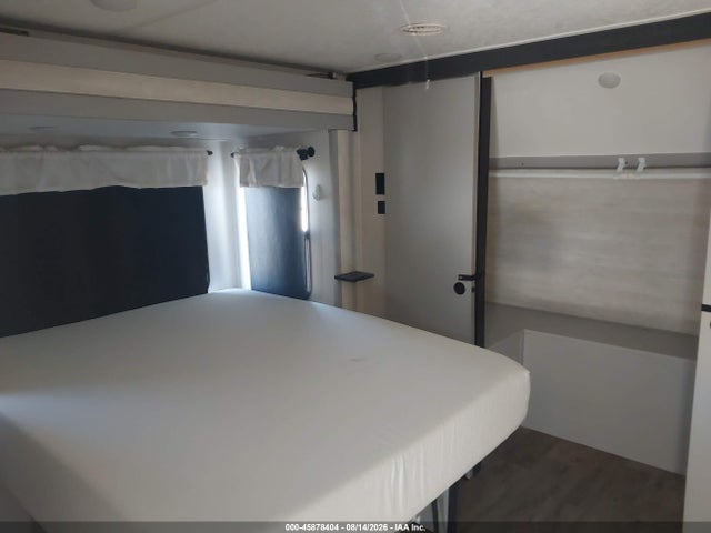Продаж на аукціоні авто 2021 Forest River Vibe 34bh, vin: 4X4TVBG27M4117729, номер лоту: 45878404