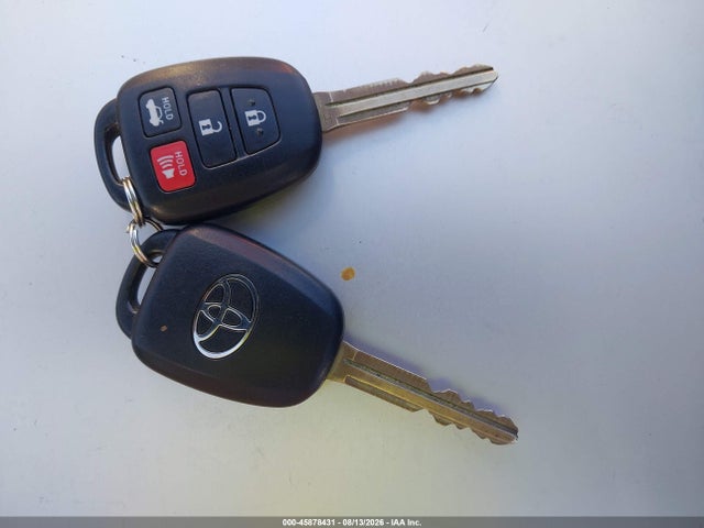 5YFBURHE9HP578214 Toyota COROLLA LE