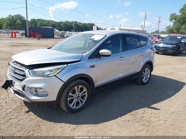 Продажа на аукционе авто 2017 Ford Escape Se, vin: 1FMCU9GD0HUE82743, номер лота: 45878594