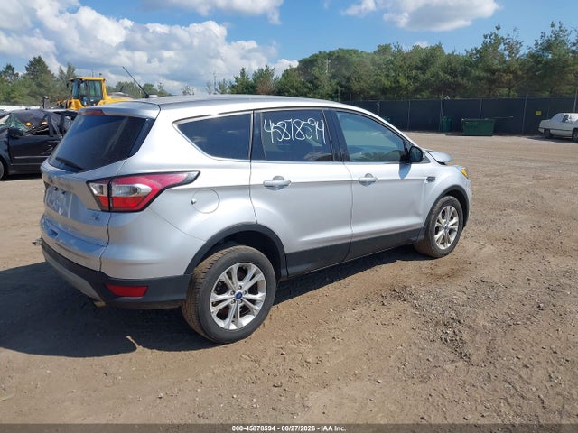 Продажа на аукционе авто 2017 Ford Escape Se, vin: 1FMCU9GD0HUE82743, номер лота: 45878594