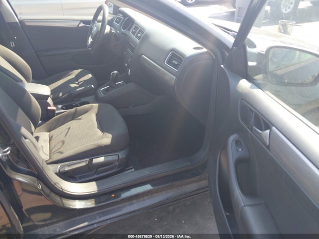 45878639 :رقم المزاد ، 3VWD17AJ9FM228449 vin ، 2015 Volkswagen Jetta 1.8t Se مزاد بيع