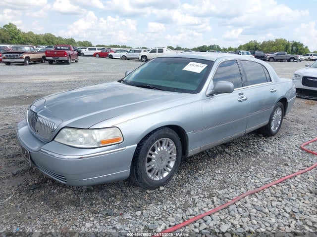 Продажа на аукционе авто 2006 Lincoln Town Car Signature, vin: 1LNHM81V56Y648892, номер лота: 45878652