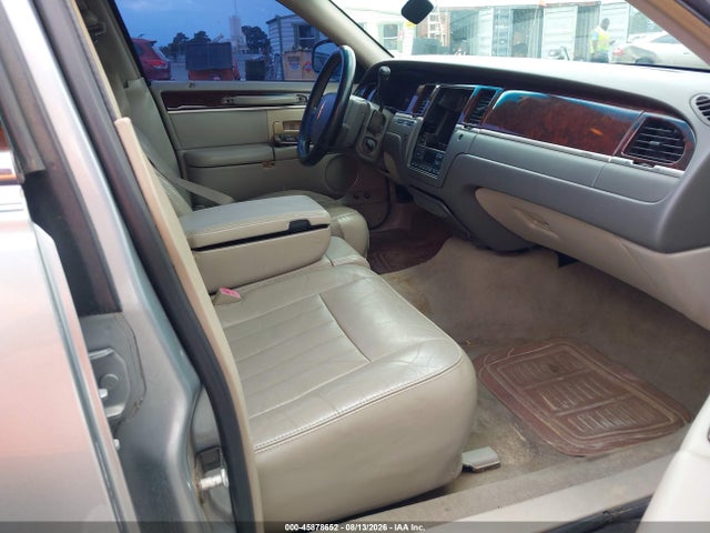 Продажа на аукционе авто 2006 Lincoln Town Car Signature, vin: 1LNHM81V56Y648892, номер лота: 45878652
