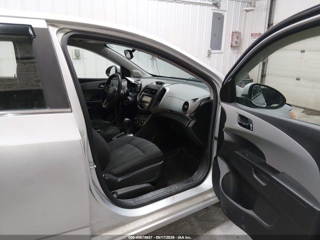 45878657 :رقم المزاد ، 1G1JC6SB3F4161028 vin ، 2015 Chevrolet Sonic Lt Auto مزاد بيع