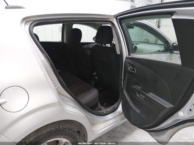 45878657 :رقم المزاد ، 1G1JC6SB3F4161028 vin ، 2015 Chevrolet Sonic Lt Auto مزاد بيع