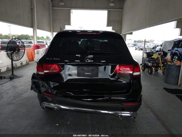 45878661 :رقم المزاد ، WDC0G4JB8JV057032 vin ، 2018 Mercedes-benz Glc 300 مزاد بيع
