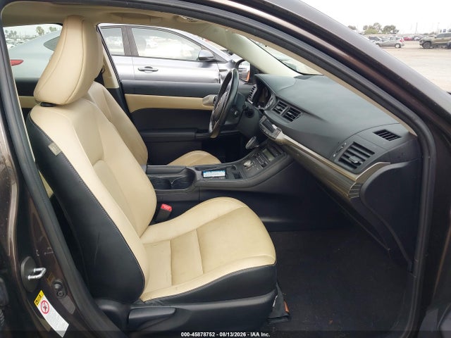 Lexus CT 200H 2014 JTHKD5BHXE2178036 Image 5