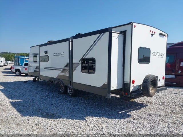 45878832 :رقم المزاد ، 4YDTKDR22NJ974192 vin ، 2022 Keystone Kodiak Ultra Lite مزاد بيع