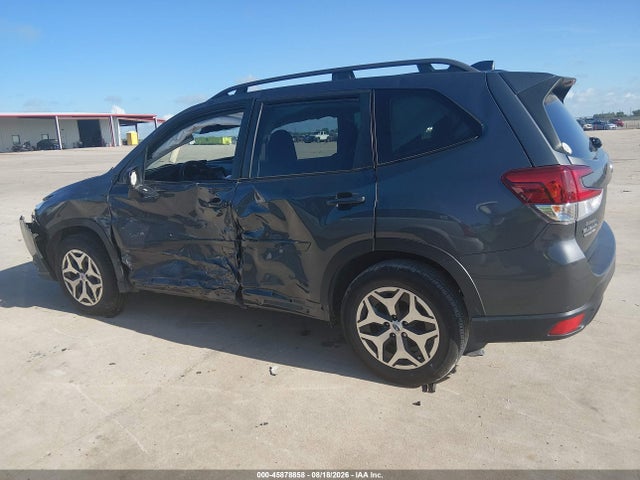 JF2SKAEC7NH413667 Subaru Forester Premium