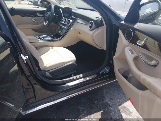 45879137 :رقم المزاد ، 55SWF4JBXGU114811 vin ، 2016 Mercedes-benz C 300 مزاد بيع