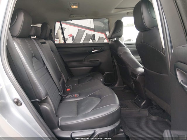 5TDHZRBH5NS214647 Toyota Highlander Xle