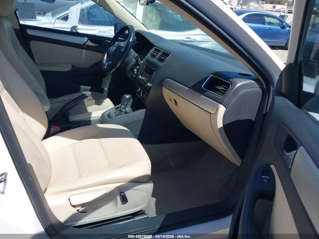 2013 Volkswagen Jetta 2.5l Se მანქანა იყიდება აუქციონზე, vin: 3VWDP7AJ2DM387843, აუქციონის ნომერი: 45879332