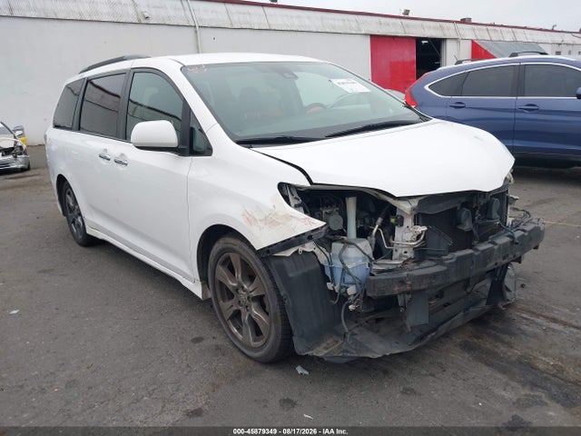 2018 Toyota Sienna Se 8 Passenger მანქანა იყიდება აუქციონზე, vin: 5TDXZ3DCXJS917276, აუქციონის ნომერი: 45879349