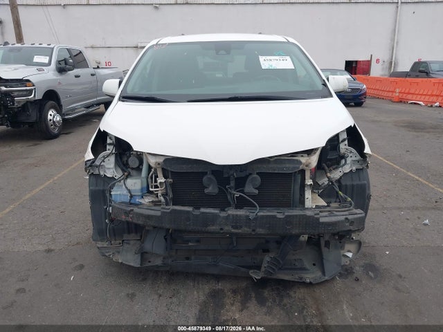 Продажа на аукционе авто 2018 Toyota Sienna Se 8 Passenger, vin: 5TDXZ3DCXJS917276, номер лота: 45879349