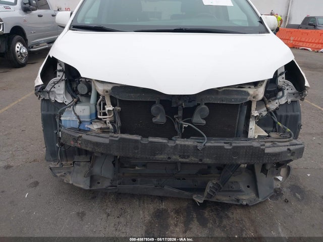 Продажа на аукционе авто 2018 Toyota Sienna Se 8 Passenger, vin: 5TDXZ3DCXJS917276, номер лота: 45879349