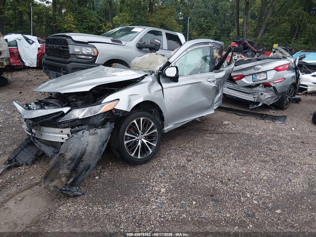 45879352 :رقم المزاد ، 4T1G11AK4LU362147 vin ، 2020 Toyota Camry Se مزاد بيع