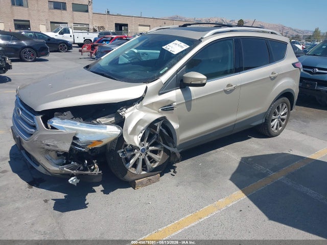 Ford Escape Titanium 2018 1FMCU0J99JUA57155 Image 2