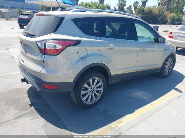Ford Escape Titanium 2018 1FMCU0J99JUA57155 Image 4