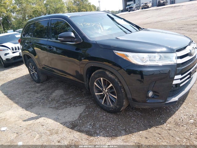 45879522 :رقم المزاد ، 5TDKZRFH4HS513261 vin ، 2017 Toyota Highlander Xle مزاد بيع