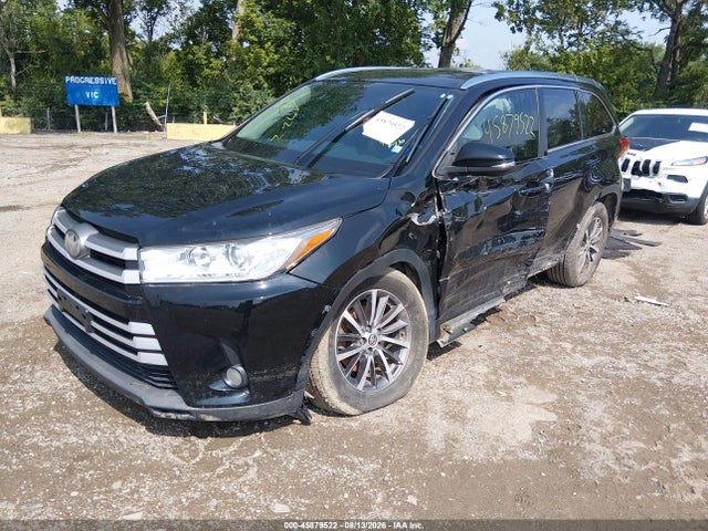 45879522 :رقم المزاد ، 5TDKZRFH4HS513261 vin ، 2017 Toyota Highlander Xle مزاد بيع