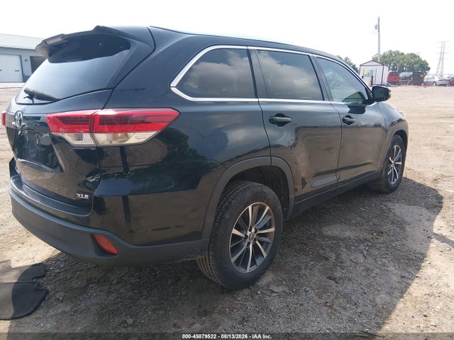 45879522 :رقم المزاد ، 5TDKZRFH4HS513261 vin ، 2017 Toyota Highlander Xle مزاد بيع