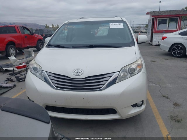 5TDDZ3DC2HS169961 Toyota Sienna Xle 7 Passenger