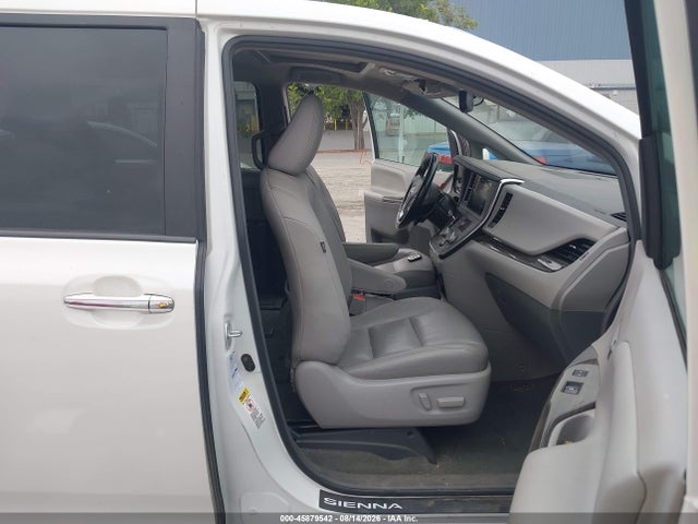 Toyota Sienna Xle 7 Passenger 2017 5TDDZ3DC2HS169961 Image 5