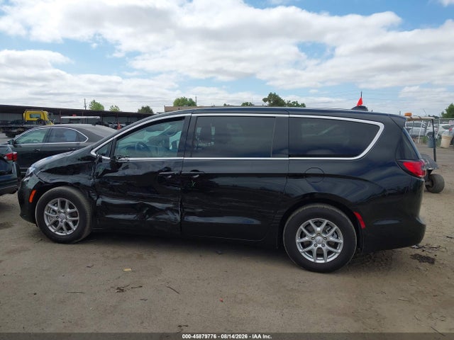 Chrysler Pacifica Select 2026 2C4RC1BGXTR239984 Image 14