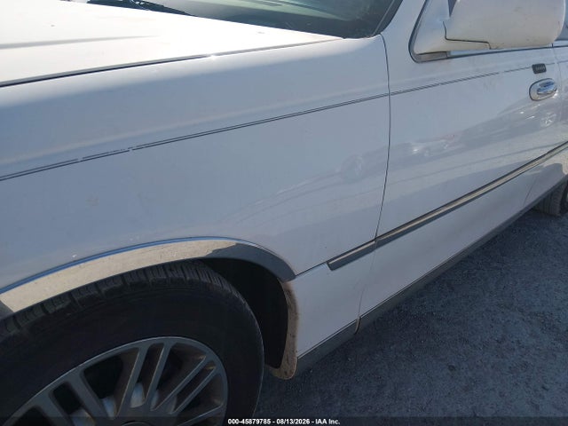 Продажа на аукционе авто 2008 Lincoln Town Car Signature Limited, vin: 2LNHM82V68X659837, номер лота: 45879785