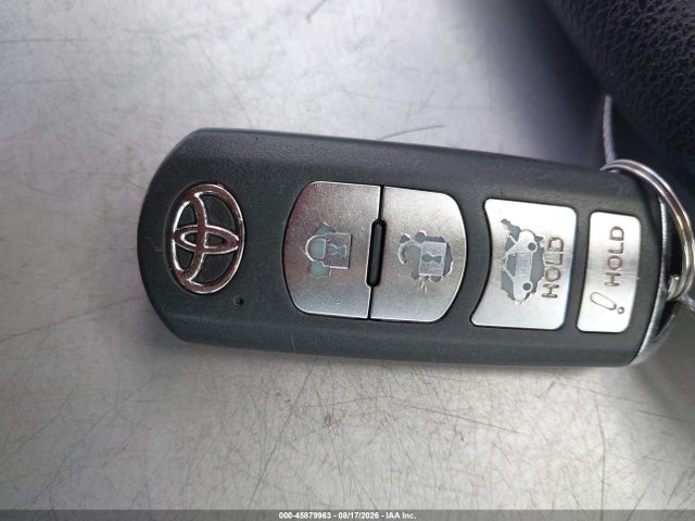 3MYDLBYV9JY319670 Toyota YARIS IA