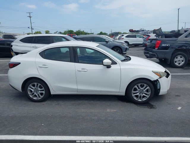 3MYDLBYV9JY319670 Toyota YARIS IA