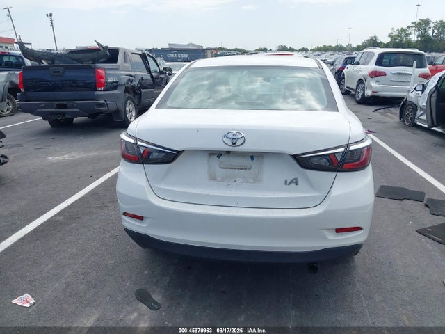 3MYDLBYV9JY319670 Toyota YARIS IA