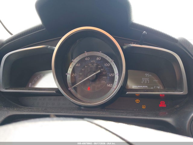 3MYDLBYV9JY319670 Toyota YARIS IA