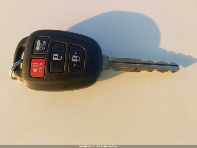 5YFBURHE8JP852220 Toyota COROLLA LE