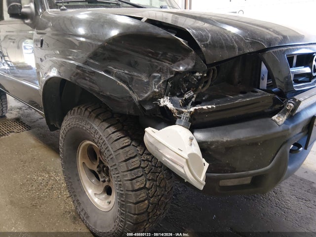 2005 Mazda B4000 Se მანქანა იყიდება აუქციონზე, vin: 4F4ZR47E15PM03674, აუქციონის ნომერი: 45880123