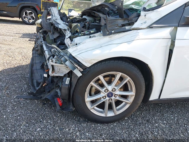 Продаж на аукціоні авто 2015 Ford Focus Se, vin: 1FADP3F23FL263930, номер лоту: 45880130
