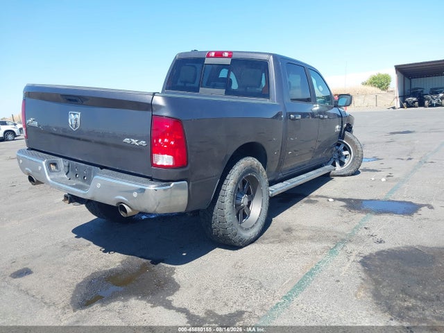 1C6RR7LT3HS844102 RAM 1500 Big Horn 4x4 5&#039;7 Box