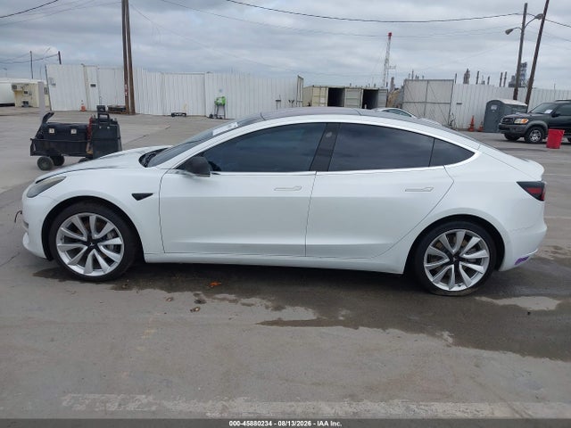 2018 Tesla Model 3 Long Range/performance მანქანა იყიდება აუქციონზე, vin: 5YJ3E1EB0JF131432, აუქციონის ნომერი: 45880234
