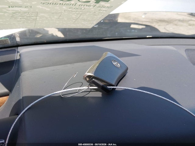 58ADA1C14RU042528 Lexus ES 300H