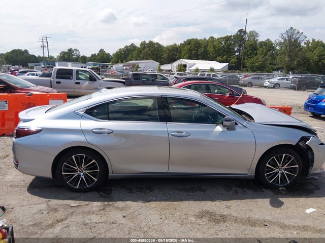 58ADA1C14RU042528 Lexus ES 300H