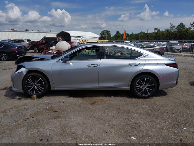 58ADA1C14RU042528 Lexus ES 300H