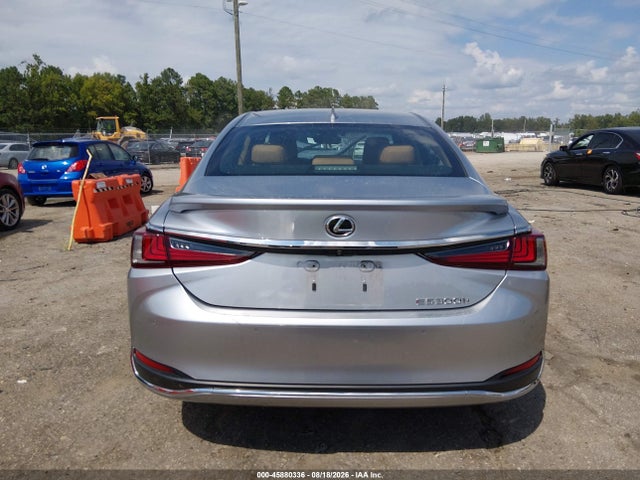 58ADA1C14RU042528 Lexus ES 300H