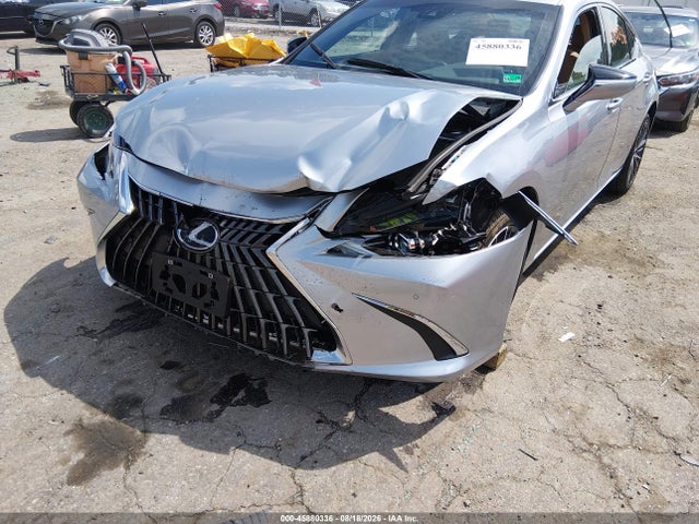 58ADA1C14RU042528 Lexus ES 300H